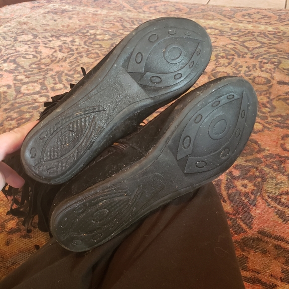 BLACK FRINGE BOOT BY AMERICAN EXPRESS NEW YORK - Picture 4 of 6